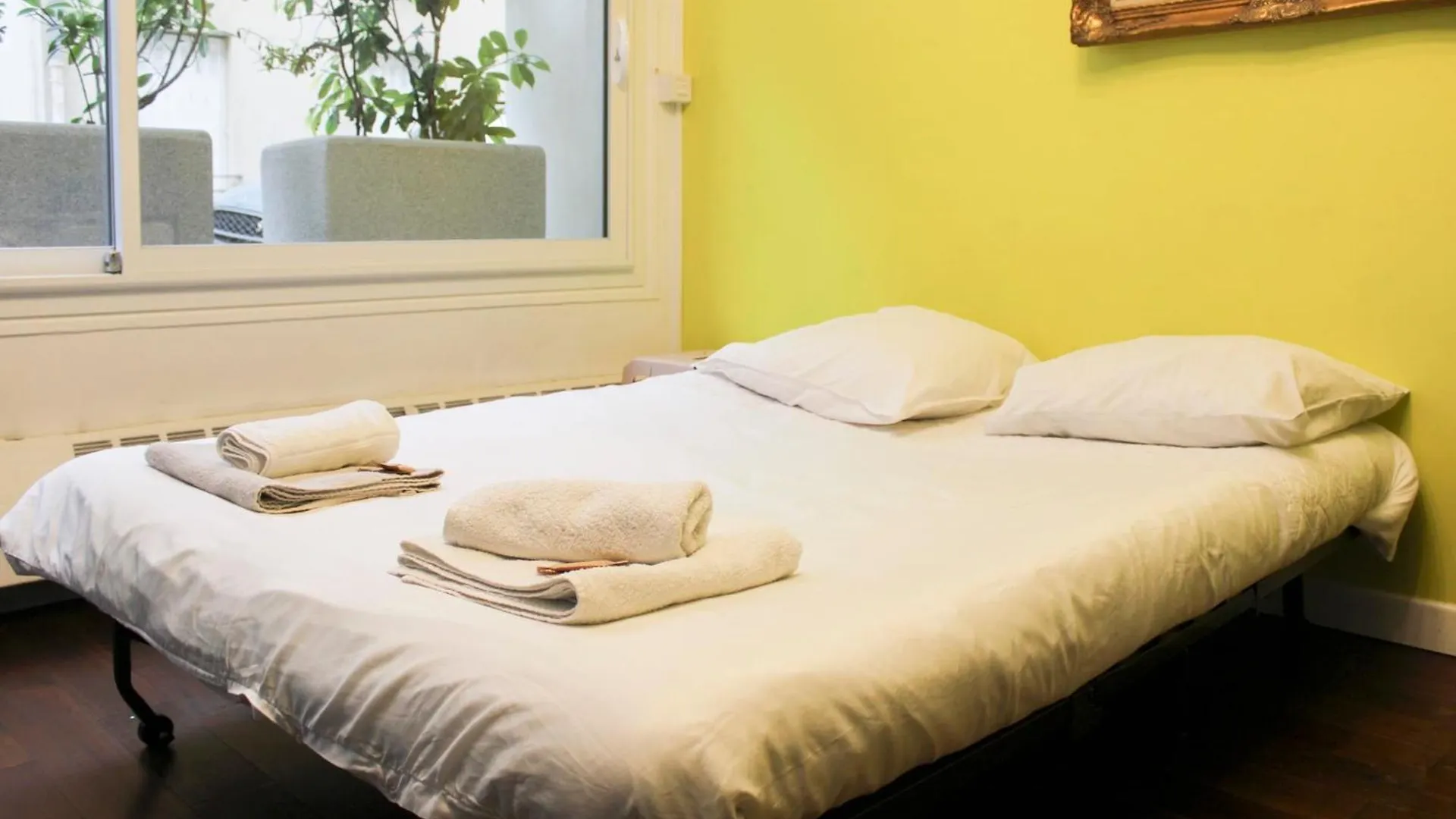 Colored Appt To Beaugrenelle Apartment *